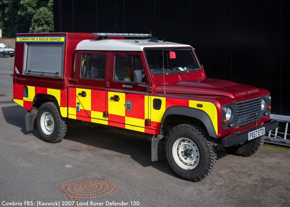 FireographyUK's tweet photo. Following on from the last post, which featured early Land Rover fire tenders, here are four Defenders currently in service. With the discontinuation of the Defender in 2016, Land Rover fire appliances will gradually become obsolete after being "on the run" for over 75 years. https://t.co/OB2rMHTxur