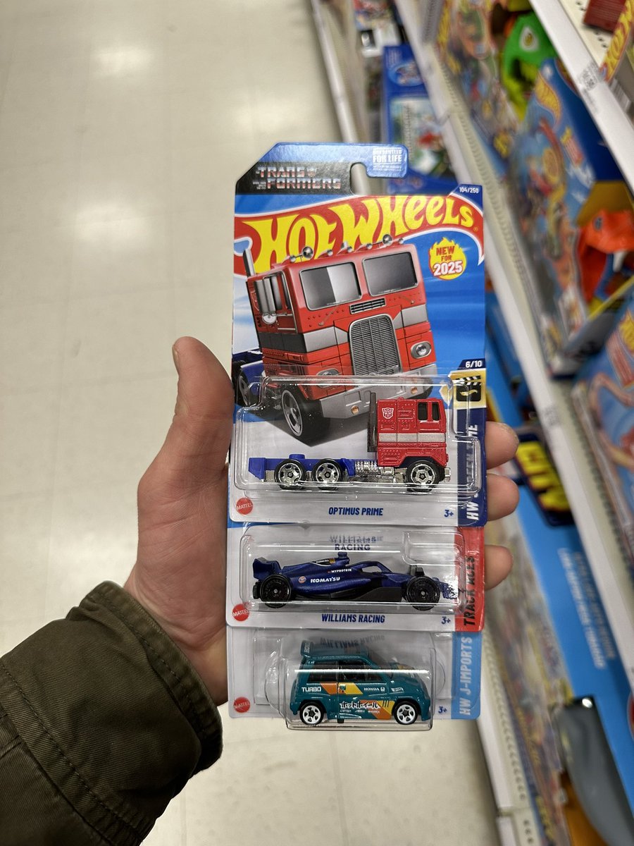 DiecastHype's tweet photo. Quick stop at Target 🎯 

Found some treasure 🏴‍☠️ 

#HotWheels #OptimusPrime #FormulaOneFans https://t.co/q4653ZQpkZ