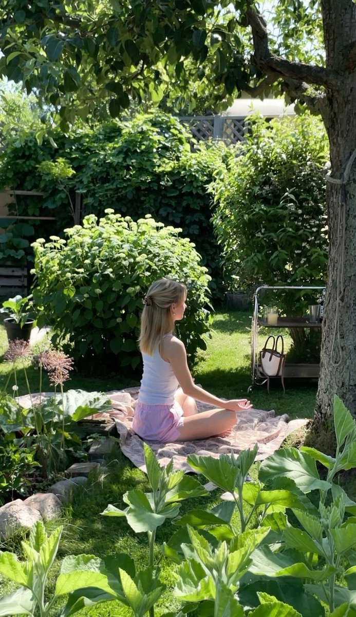 Diorgirlx's tweet image. spring vibes