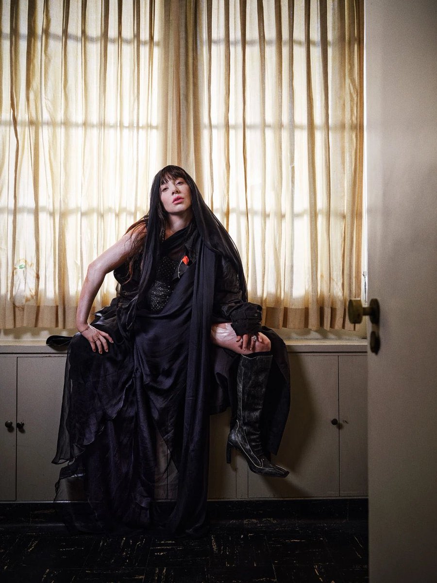 StatsGaga's tweet image. 'Garden Of Eden' has surpassed 100,000 units in the US.