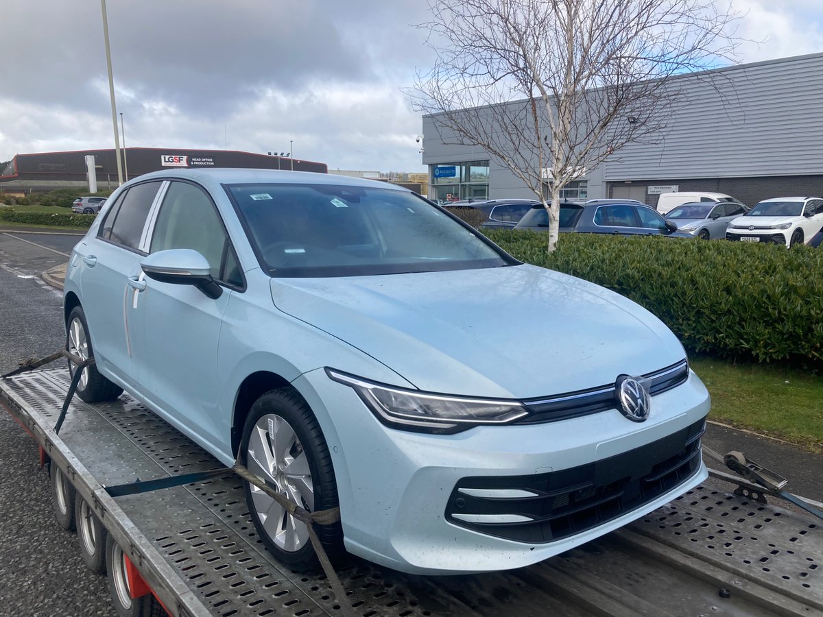 CaptainMov12489's tweet photo. Look at this for a new colour 
Crystal blue on the all new 
Volkswagen Golf collected today for @deswinks Scarbourgh #new25reg https://t.co/aqvpLs3iEB