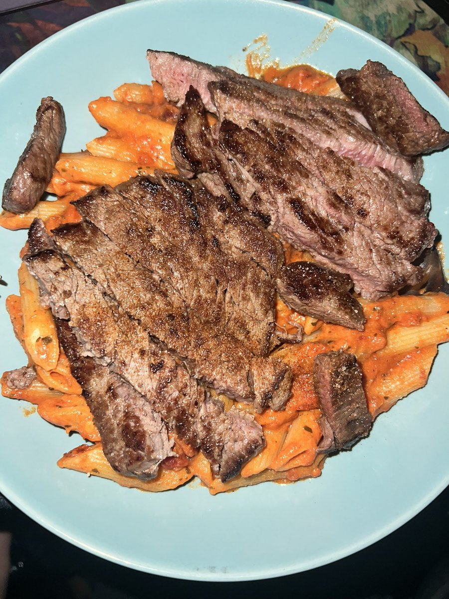 QueasyIRL tweet media