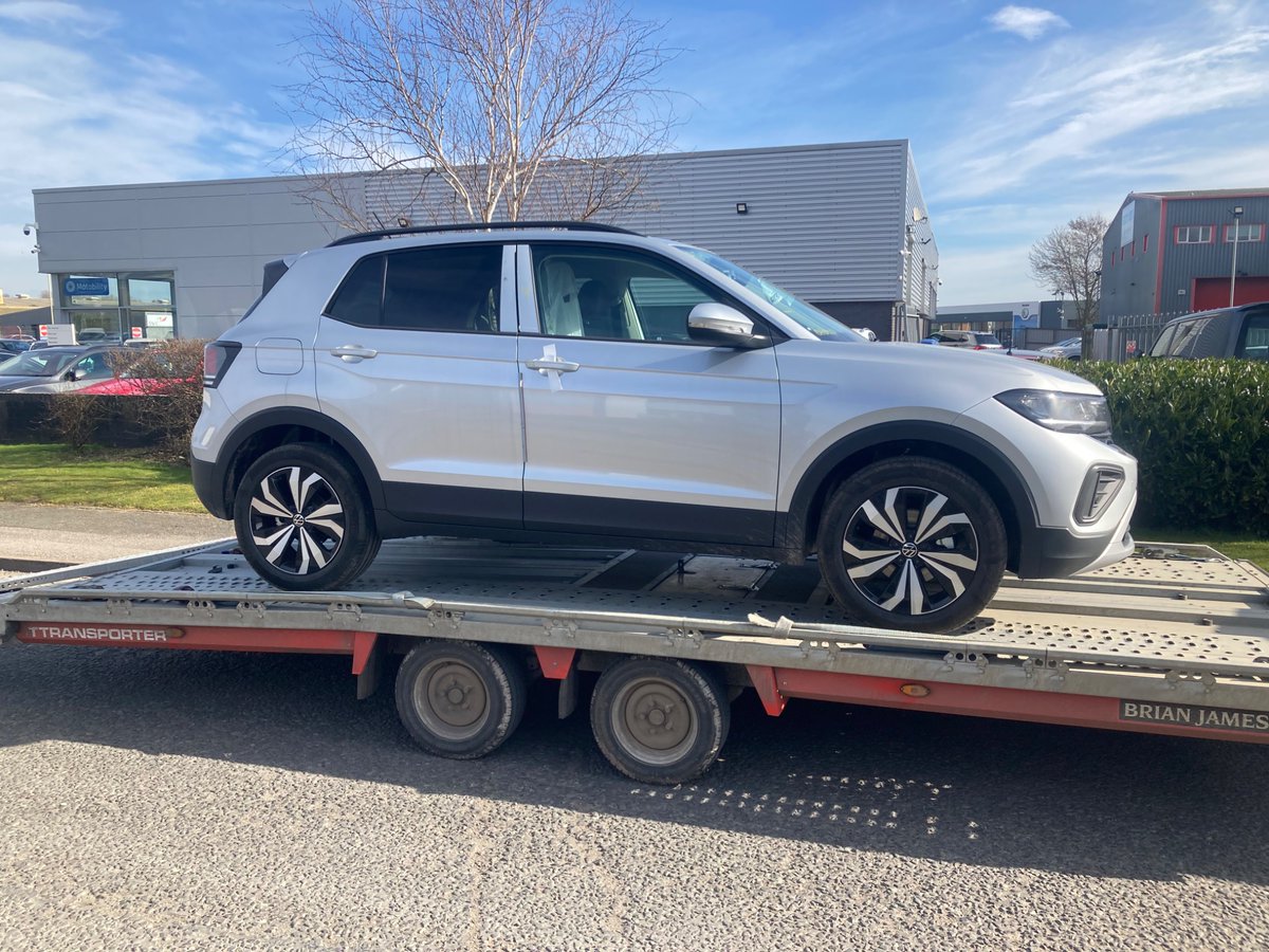 CaptainMov12489's tweet photo. Just another few new Volkswagens we have moved this month 😎 #25reg https://t.co/jWc9KHiTCd