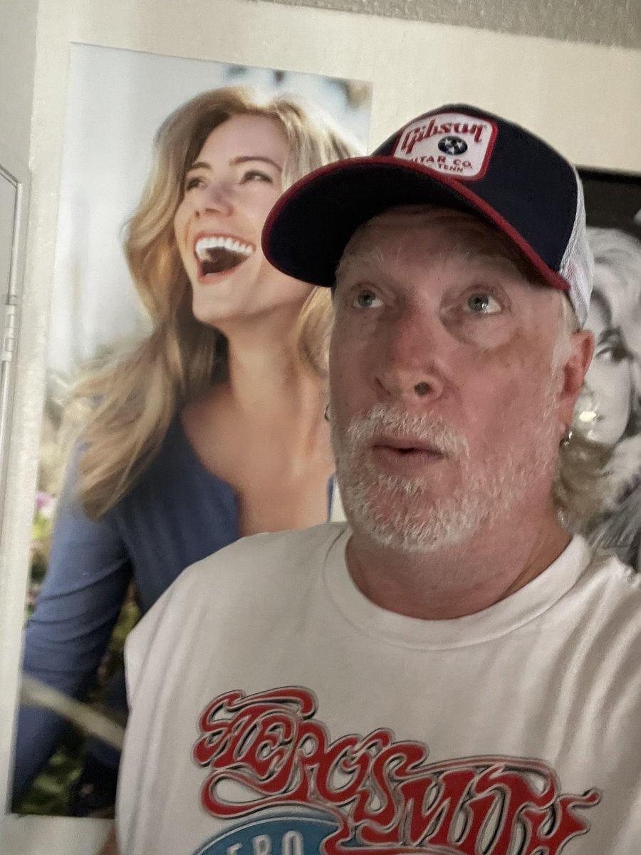 Izzy Presley tweet media