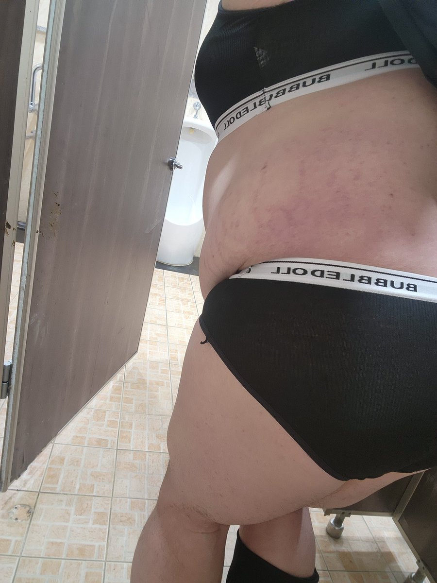 벗기 좋은 화장실 발견^^다음에는 셀카봉 들고 와서 다양햐포즈 잡아서 찍어 봐어 볼게요😁