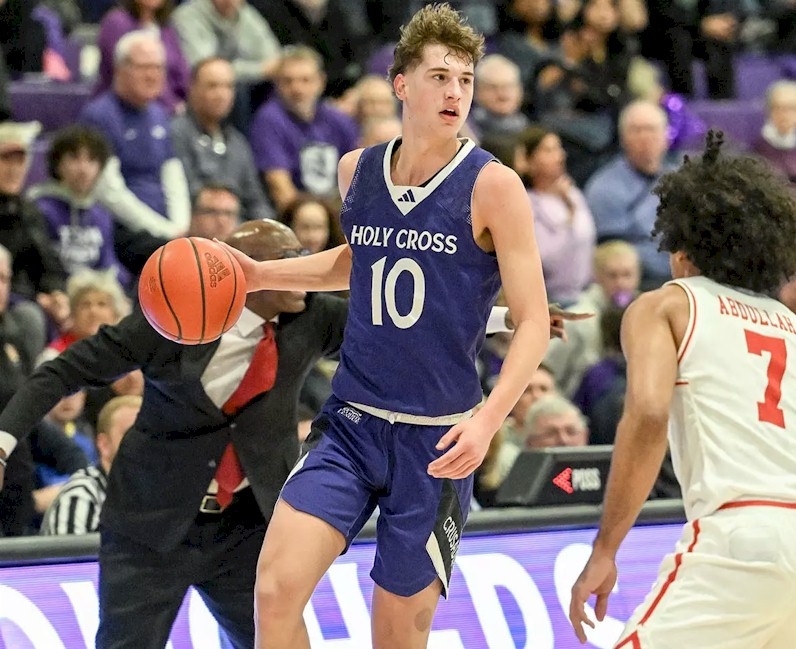 NCAA Transfer Portal (@rivalsportal) on Twitter photo Holy Cross guard Max Green will enter the transfer portal, he tells <a href="/RivalsHoops/">Rivals Hoops</a>.
He averaged 14.9ppg, 5.6rpg and 3.5apg this season, while earning Patriot League Rookie of the Year honors.
n.rivals.com/content/athlet… Holy Cross guard Max Green will enter the transfer portal, he tells <a href="/RivalsHoops/">Rivals Hoops</a>.
He averaged 14.9ppg, 5.6rpg and 3.5apg this season, while earning Patriot League Rookie of the Year honors.
n.rivals.com/content/athlet…