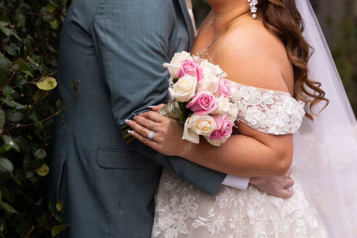 EverAfter702's tweet photo. ✨ It's all in the details ✨
From the delicate lace to the soft pink and ivory roses, this moment is pure wedding magic. 💐💍 
#vegaswedding #wedding #lasvegas #vegasstrip #weddingchapel #vegaschapel #gardenwedding #outdoorwedding #destinationwedding #weddingring #engaged https://t.co/FvXpMND5oz