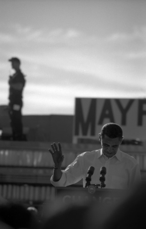 DifferentSits's tweet photo. @BarackObama why don't we see you on every news source every day fighting for us? We loved you and fought hard for you, and you've stood by and watched this nation decline. Why aren't you being as loud as possible? I took this photo in '07 when I believed. Help us believe again. https://t.co/TdnHz9EDyF