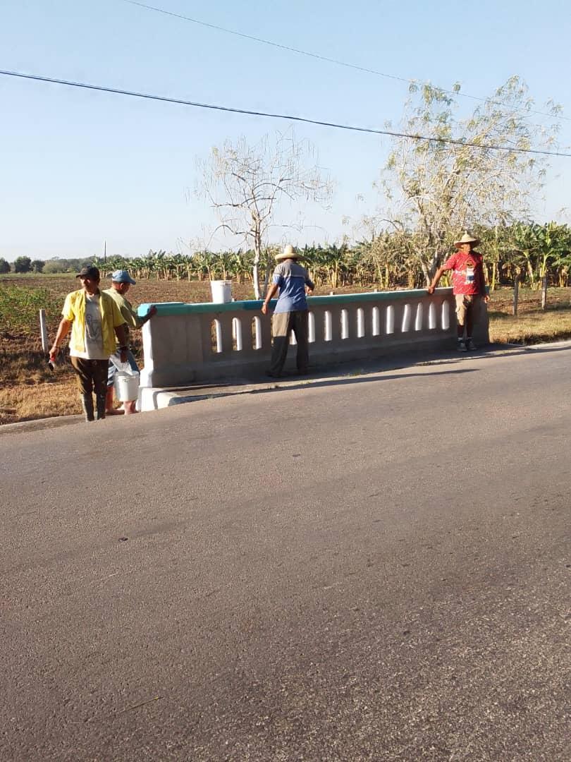 Pintura de las entradas a la ciudad.#HolguìnSì .por un 26 en el 25.