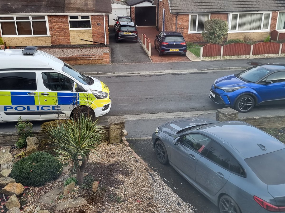 Kind parking by <a href="/LancsPolice/">Lancashire Police</a> 

Didn't want to turn left out of my drive anyway