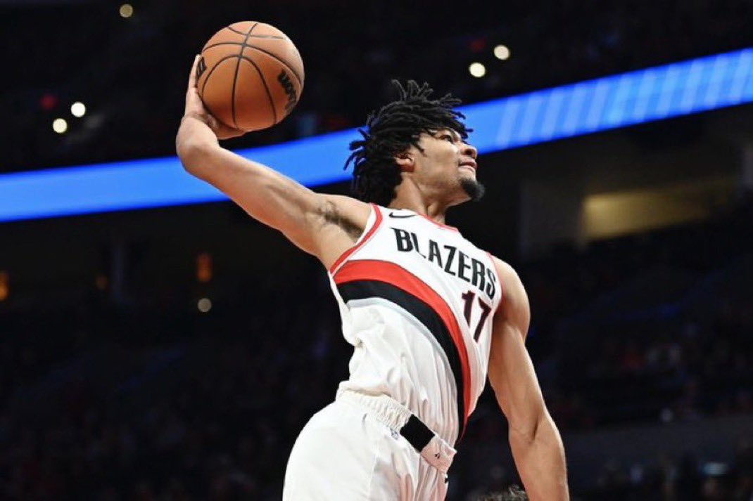 austinsprops's tweet photo. I AM AWAKE! HE SOARS OVER THIS LINE☢️

Shaedon Sharpe 17.5 Pts “O”
(-104)ESPN

#1🏀#RipCity  Vs #DifferentHere

200❤️‍🔥FOR THE PLAY OF THE DAY NEXT

You guys know my history betting on Portland props this season, especially when I’m at the games in person… it only makes sense to continue backing the team I’ve read at over 65% clip this season.

Grant is out. Simons is questionable, this feels like a spot he rests again, but even if he plays Simons will draw the Jrue Holiday assignment. 

I prefer Sharpe’s scoring type specifically in this matchup.

Sharpe is OVER in 18/26 games with Grant inactive playing 30+ mins. He’s OVER in 5/5 games with Simons inactive, ideally he sits today.

Even if POR is fully healthy, Sharpe has been significantly more agressive as it appears he has a new role. He’s averaging over 17.8 FGA’s per game in the L10 games.

Boston is resting guys as this game doesn’t hold nearly close to the same significance to them as it does Portland. I expect big minutes from POR starters and I trust Sharpe for 20+ tonight in a competitive matchup.