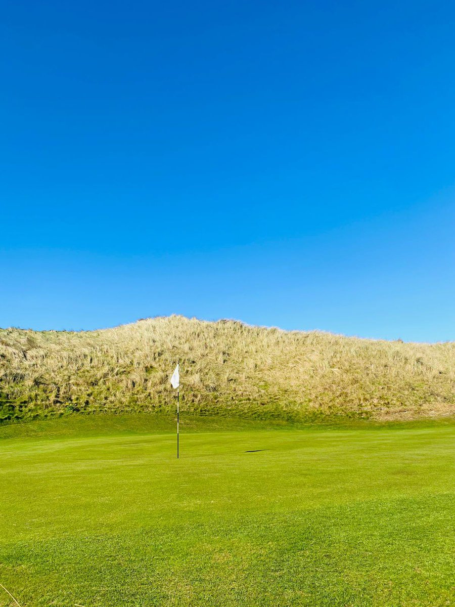 A great day at Enniscrone Golf Club for the Captains Drive in, congratulations to Lady Captain Elaine, Men’s Captain Michael and Junior Captain Frankie, looking forward to a great season ahead.

⛳️🍀🌅🏌️🇮🇪🌎🌊  💥😍🍦🏌️‍♀️