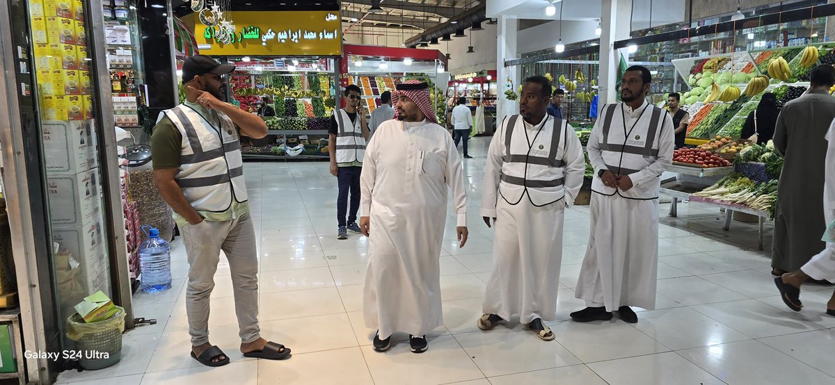 المشاركة المجتمعية لإدارة التطوع للجمعية التعاونية متعددة الأغراض بجازان بالتعاون مع فرع وزارة البيئة والمياه والزراعة بجازان بالتنظيم في سوق الخضار والفواكه المركزي التابع للجمعية
<a href="/MEWA_KSA/">وزارة البيئة والمياه والزراعة</a> <a href="/cscs_sa/">مجلس الجمعيات التعاونية</a> @