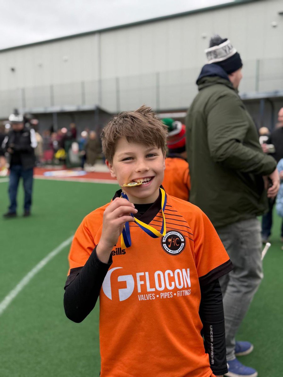 Our U12 boys are @swyha01 Plate winners 🙌 
The boys played some amazing hockey today, winning 3 matches against Penarth, Whitchurch &amp; Cardiff &amp; Met 👏 
It then came down to a close encounter with Cowbridge which the boys edged 1-0 💥 
Congratulations 🏆 🧡🖤
<a href="/HockeyWales/">Hoci Cymru</a>