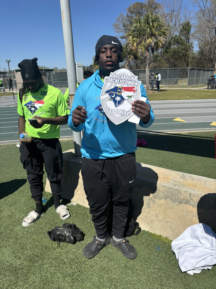 Zion Britt (@zionbritt_) on Twitter photo Blessed to receive Top Offensive Lineman Award against the top talent in SC!! <a href="/CoachesCombines/">Carolinas Coaches Combine</a> <a href="/elodge4/">Eric Lodge</a> <a href="/StagsRecruiting/">Stags Football Recruiting</a> <a href="/HighSchoolBlitz/">High School Blitz</a> <a href="/BrianFolkerts/">Brian Folkerts</a> Blessed to receive Top Offensive Lineman Award against the top talent in SC!! <a href="/CoachesCombines/">Carolinas Coaches Combine</a> <a href="/elodge4/">Eric Lodge</a> <a href="/StagsRecruiting/">Stags Football Recruiting</a> <a href="/HighSchoolBlitz/">High School Blitz</a> <a href="/BrianFolkerts/">Brian Folkerts</a>