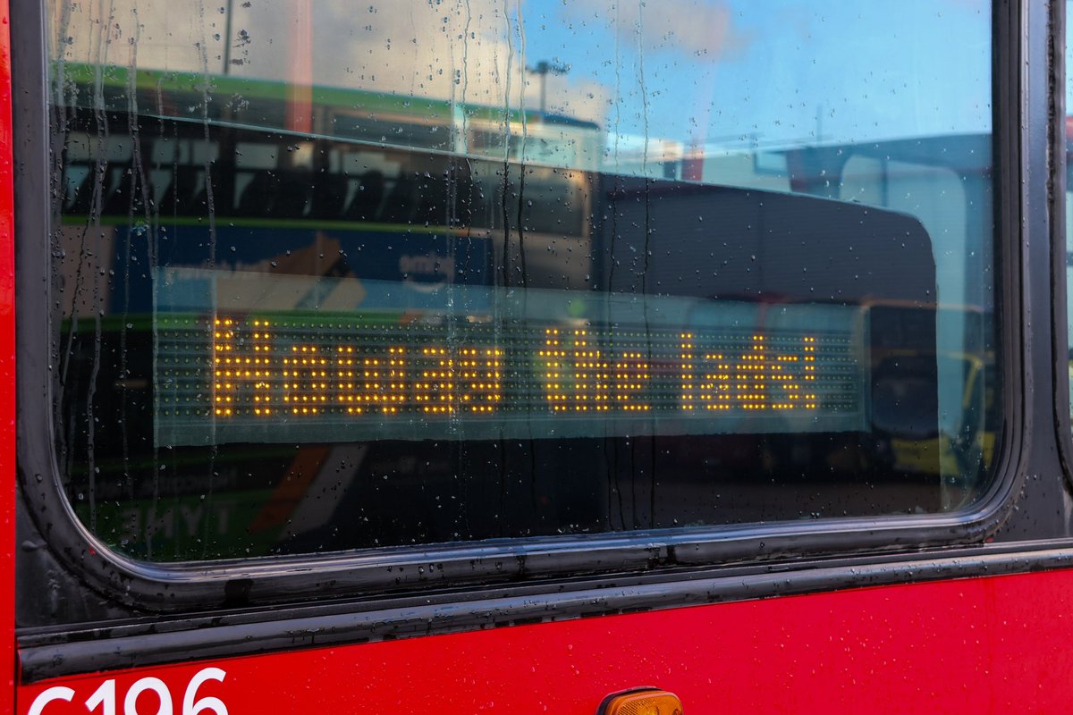 liamhall24's tweet image. Over the past week, we’ve been celebrating Newcastle United’s Carabao Cup win! All our buses (except the ones in Sunderland of course😉) have displayed a special message on both the external displays & internal screens, congratulating @NUFC! 🖤🤍🏆
#NUFC #CarabaoCup @gonortheast