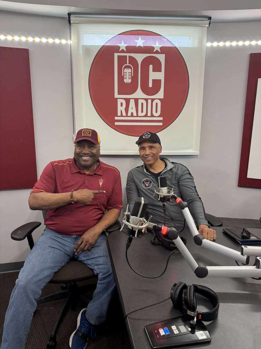 On the latest edition of “Inside the MFL” host Dr. Richard D. Myles Sr. welcome back special guest Rob Wilkins to the show. The duo discussed the upcoming #MFL and the importance of health and fitness for the younger generation. 

Listen 🎧 to show here: on.soundcloud.com/S6cU3hxRqrgFLi…