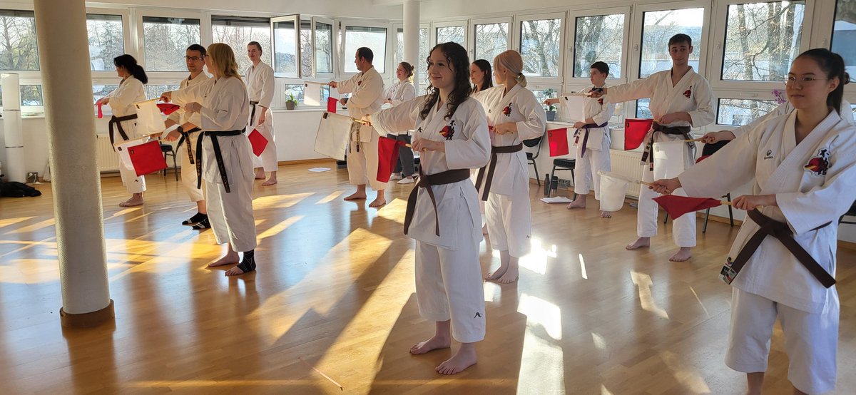TCoohts's tweet photo. Kampfrichterausbildung I-2025 
#Fudokan #Karate #Akademie #Deutschland 🥋♥️ Judge Course!

https://t.co/E7zfxLxX12 https://t.co/W8N1Fqz51m