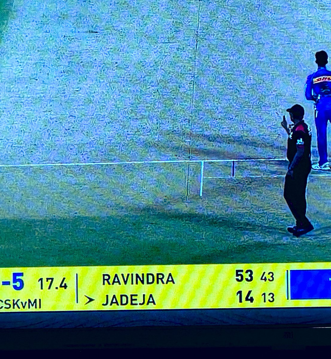 When one batsman seemingly has two different scores :) https://t.co/S4v07ItETI