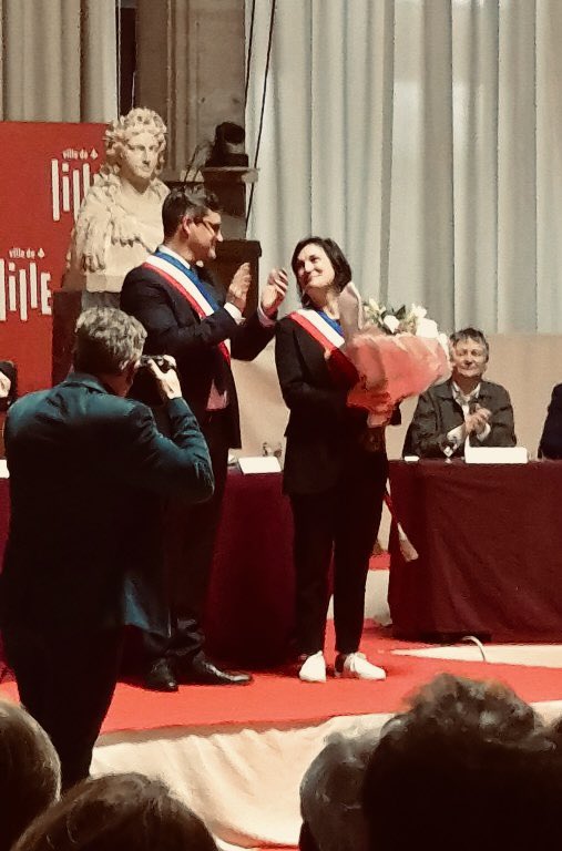 Mes plus sincères félicitations à <a href="/Ardeslandes/">Arnaud Deslandes</a> nouveau maire de Lille. 
Son exigence et sa bienveillance seront d’immenses atouts pour cette ville.

Beaucoup de fierté et de reconnaissance d’être à ses côtés en tant qu’adjointe aux affaires sociales, au CCAS et aux seniors.