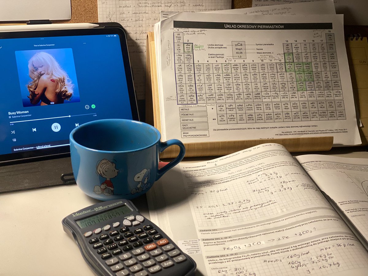 Loustudydiaries's tweet image. busy woman studying chemistry👩‍🔬💙