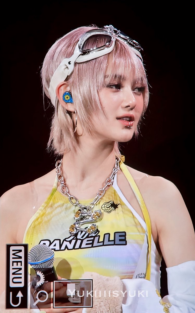 danielleloop's tweet image. Danielle&apos;s Lip Piercing?