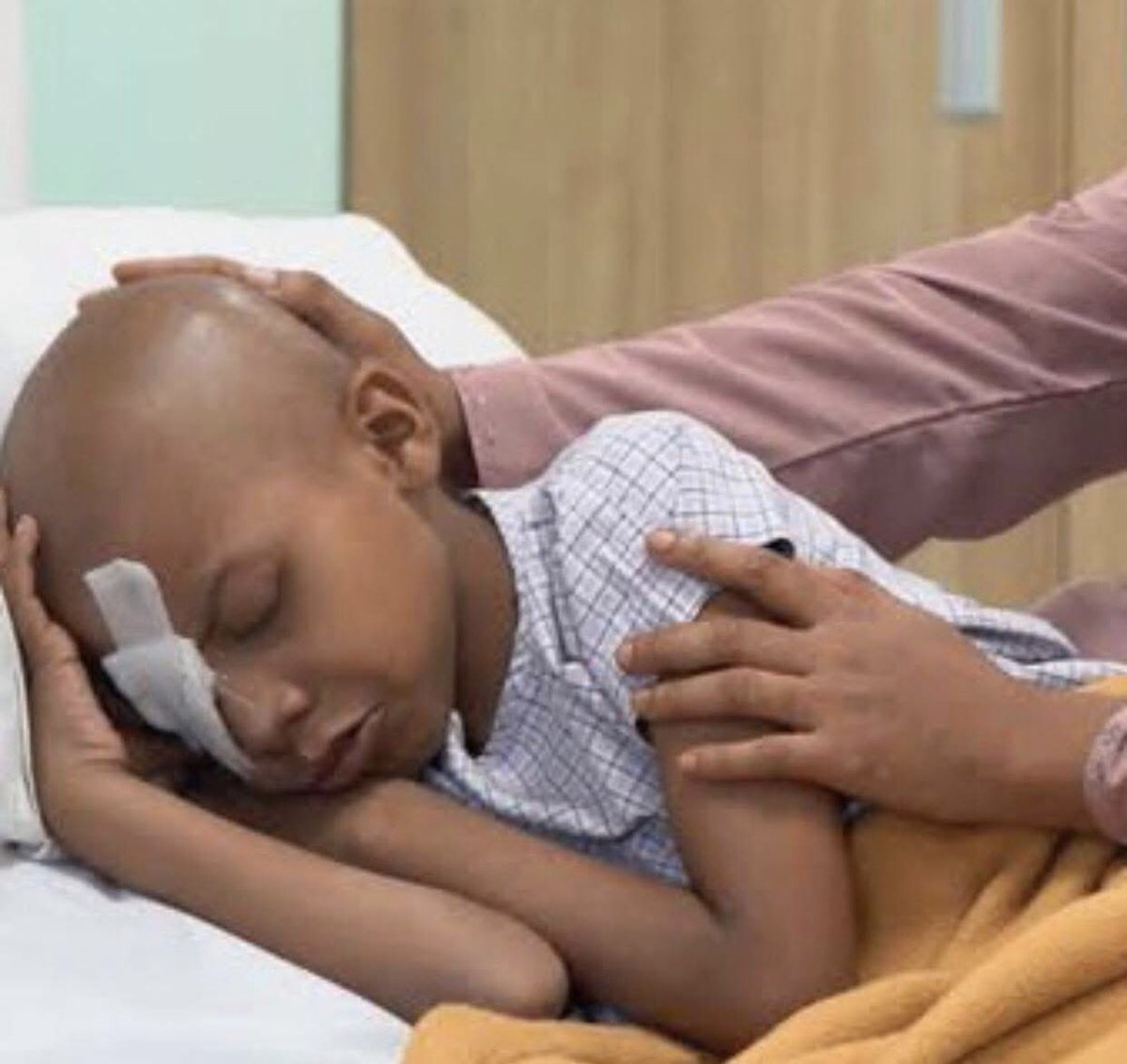 lily_queenx's tweet image. A father’s Appeal to Every Human Being 
Ibrahim Sorie Bangura from Sierra Leone a boy that is suffering from hip disorder, and I'm require to undergo a surgery which I and family cannot afford so please help save a life🙏
His Father’s Binance UID 525641312
#helpneed #fundraising