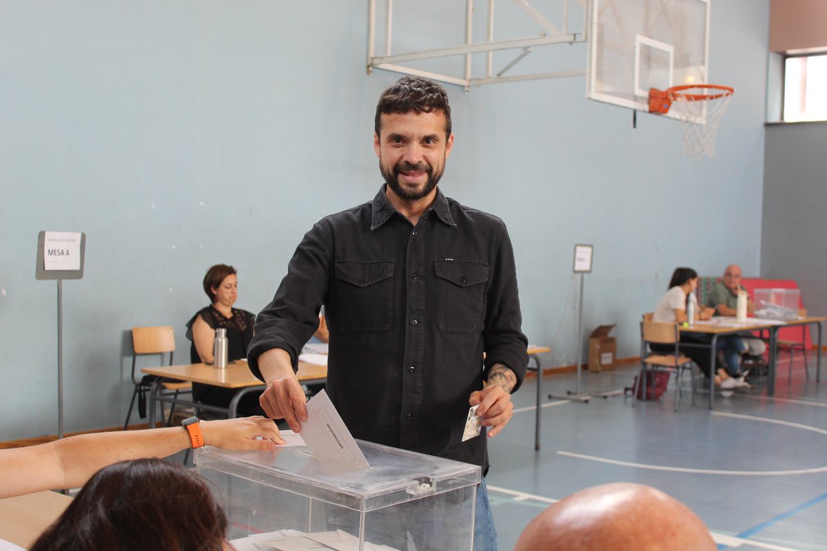 Jesús Santos ha sido y será siempre un referente de la mejor política en este país.

Su amor por Alcorcón, su gente y su incansable lucha por los servicios públicos dejan un legado imborrable.

Siempre estarás. 💛