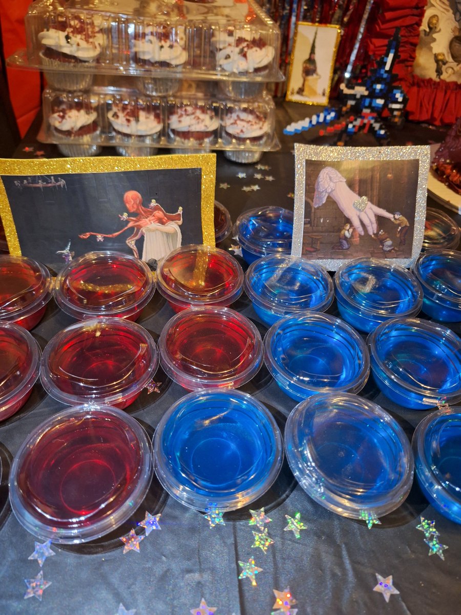 lassofduskfall's tweet image. Celebré mi cumpleaños en modo penitencia🩶
Sencillito, pero bonito jajaja. Te quiero mucho Penitente♥️  @BlasphemousGame