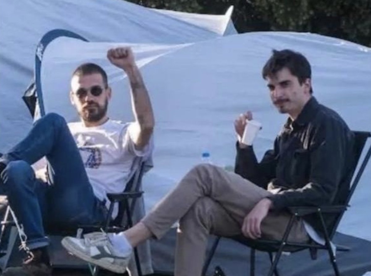 Lulame17's tweet photo. Kad bi "jutrić, kafica, cigarica, blokadica" bilo slika: https://t.co/NOBArW9YaD