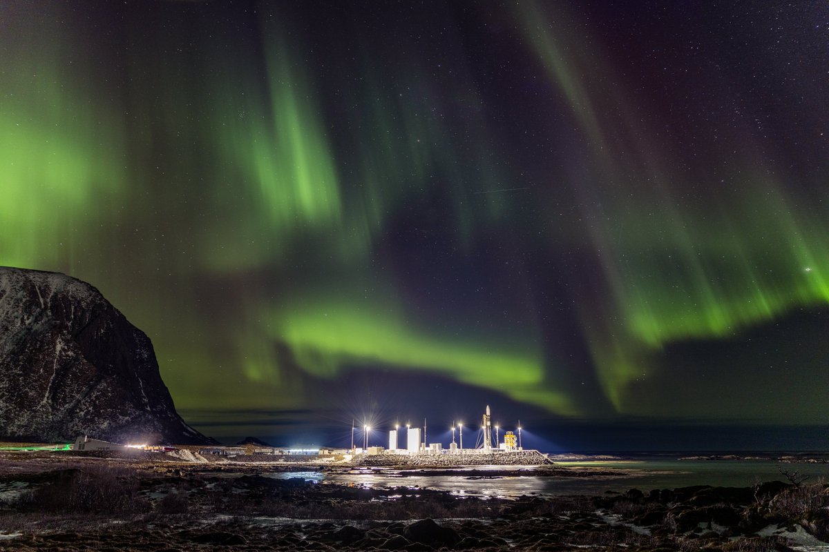Spectrum under the aurora, stay tuned for tomorrow. 

#fromisartospace #goingfullspectrum

Photo (c) Isar Aerospace, Robin Brillert - Wingmen Media