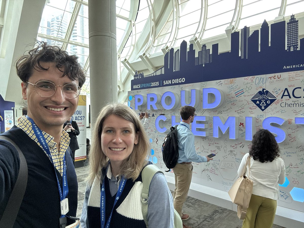 Hey #ACSSpring2025! Proud chemists and #CASFutureLeaders <a href="/EreminaOE/">Olga Eremina</a> and me are ready to dive into a week of amazing chemistry
