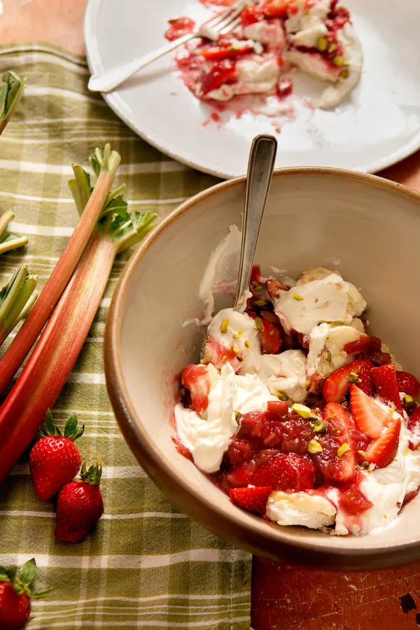 quinnbds's tweet photo. Sweet, fruity, and oh so delicious
Eton Mess perfection ♥️
#DessertLovers #FreshAndFruity #Foodie #SimpleDelights" https://t.co/E2iXY3qTyy