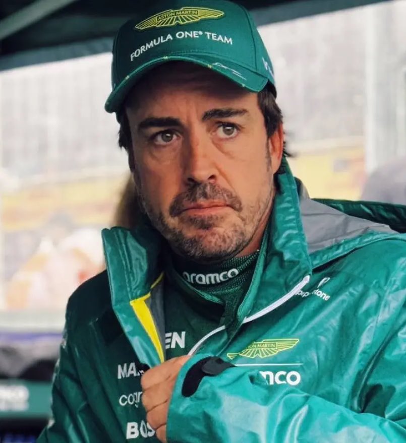 Qué ganas tienen algunos de por aquí que se retire Alonso.

Lleva 15 años siendo TOP 3 de la parrilla. Con coches malísimos, haciendo milagros.

A la mínima, que si el “cliff”, si está acabado, que si debe retirarse.