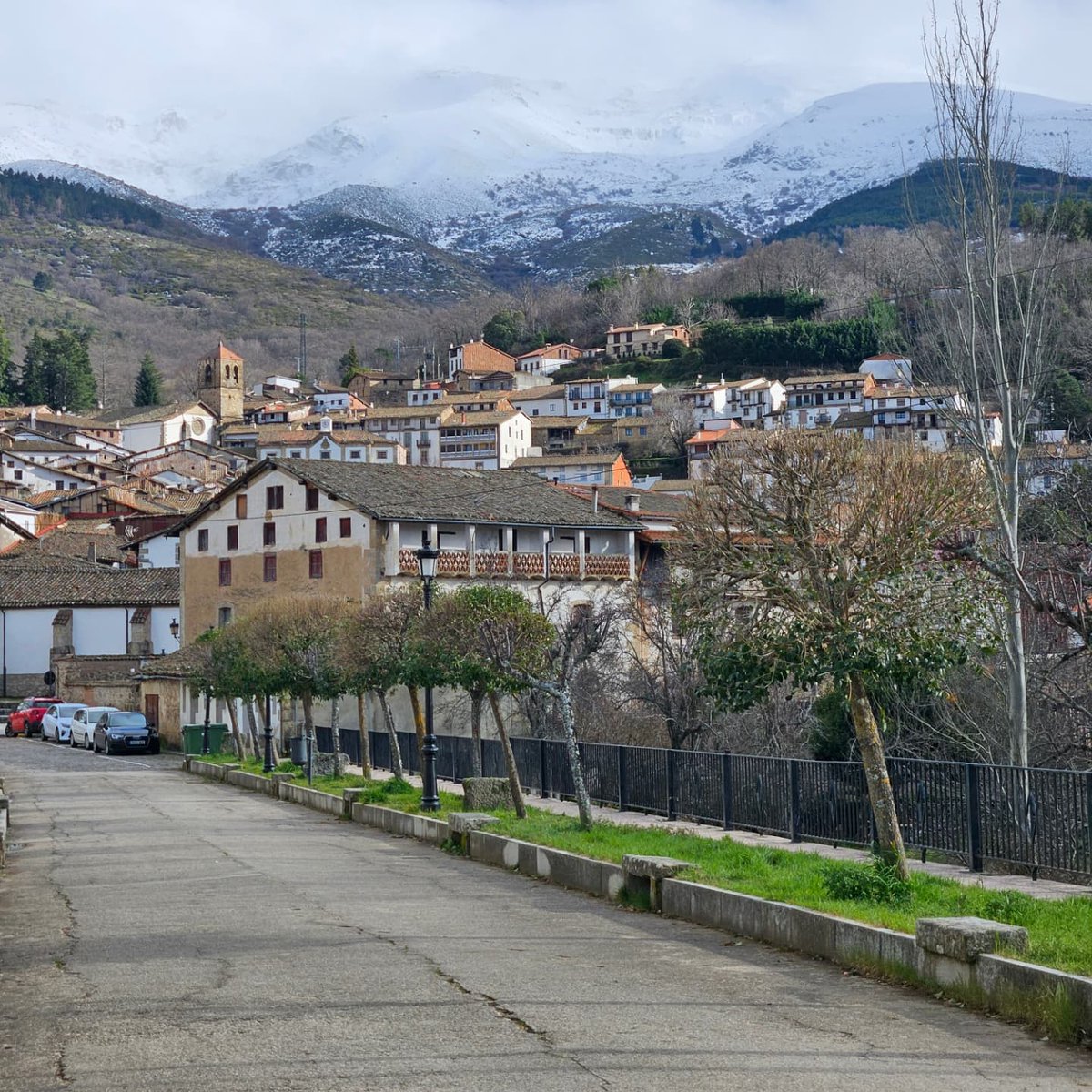 Rodero_Carazo's tweet photo. La Sierra de #Candelario es un subsistema dentro del Sistema Central. Integrado al oeste de la Sierra de #Gredos es una de las sierras "pequeñas" más bellas que puedes visitar en cualquier época del año.

#turismo #turismorural #nieve #pueblosmasbonitosdeespaña #turismointerior https://t.co/OulnPO5zgB