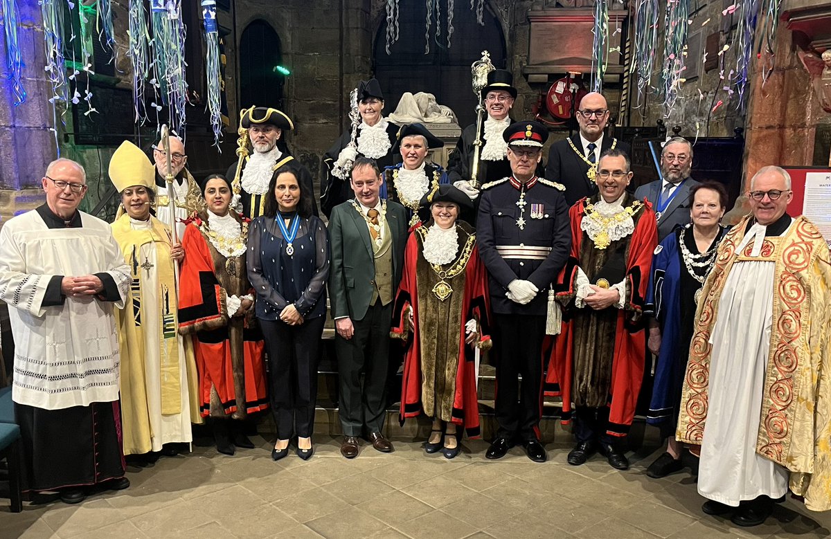 Uplifting Civic Service and Choral Evensong for the Mayor of Calderdale  <a href="/HalifaxMinster/">Halifax Minster</a>. Beautiful singing as ever from the Minster Choir.