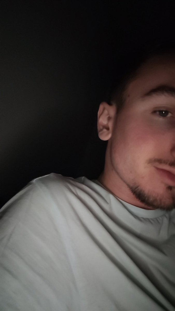 AlexandreT0's tweet image. #LGBTQIAWelcomeSpring
un temps à aller boire un verre en terrasse ça ? 💐