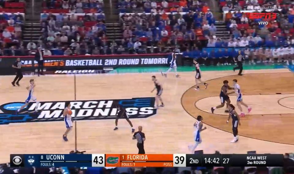 draftbrasil's tweet photo. @ariaguiar @jrluxboquinha será que hj vai rolar aquela "OTzinha" marota que até agora não apareceu no March Madness???

#CollegenaESPN https://t.co/NevD3beOgp
