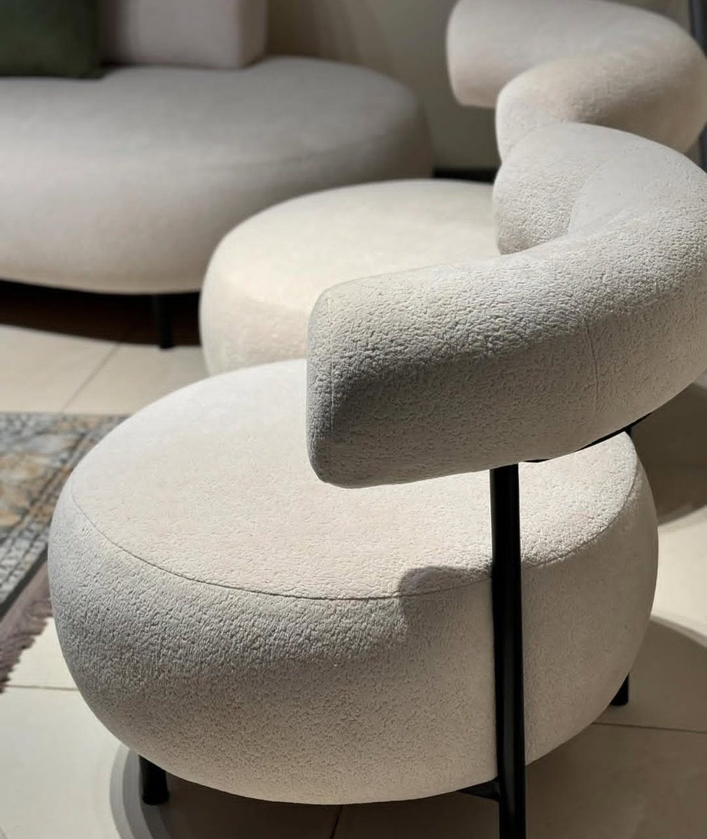 UbudasaP's tweet photo. If you need sofa with a high quality and luxury one from Egypt just call us on 0788679097, the price is 2,5-3M https://t.co/80jttrD2ed