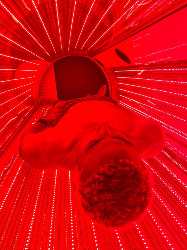 ✨ فوائد العلاج بالضوء الأحمر للبشرة والجمال ✨
سر الإشراقة الطبيعية بدون مواد كيميائية!
يساعد على تقليل التجاعيد، تحفيز الكولاجين، وتوحيد لون البشرة 🌹
اكتشفي التقنية اللي رجعت للواجهة في عالم العناية بالبشرة 🔴
#العناية_بالبشرة #العلاج_بالضوء_الأحمر #الجمال #الكولاجين