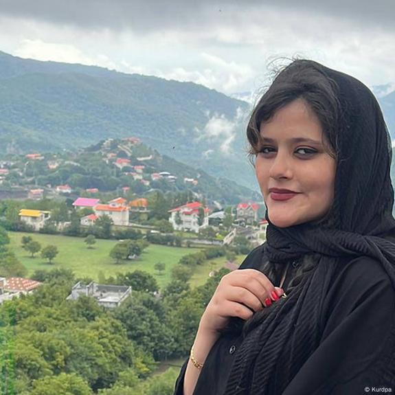 NarrehKhar's tweet image. از روی این دختر خجالت بکشید!
این دختر یک ایران رو متحد کرد!