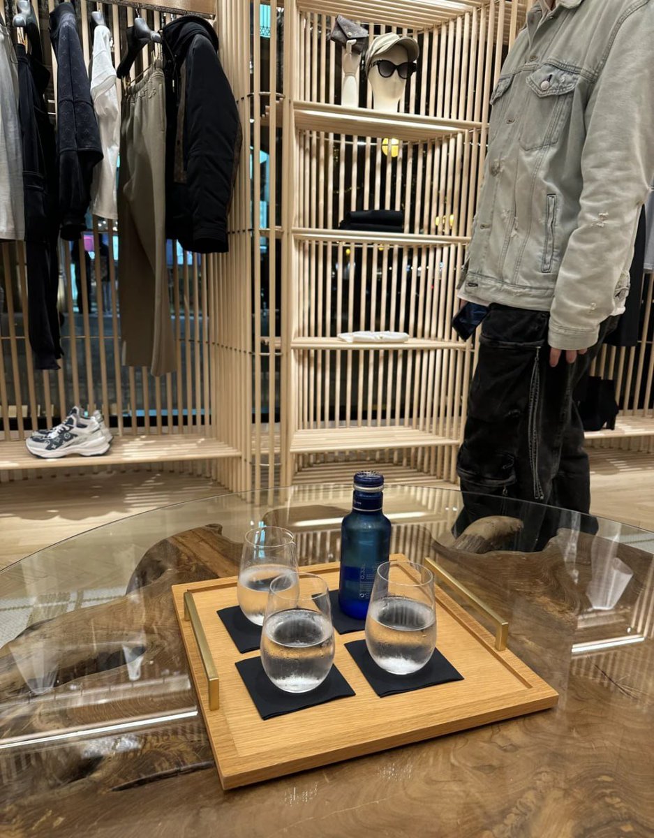 #shopping 

A few days ago, I took advantage of the time to catch up with Due and went to Spain to bask in the sun for two days.