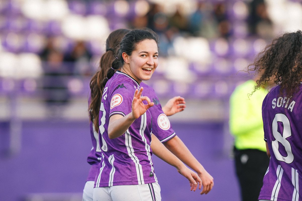 ⚽️⚽️⚽️⚽ Esta foto ha envejecido muy rápido...

Ya son CUATRO los goles de Duque hoy 🤯

La pucelana anota a falta de unos minutos para el final.

#pucela #RVSimancas