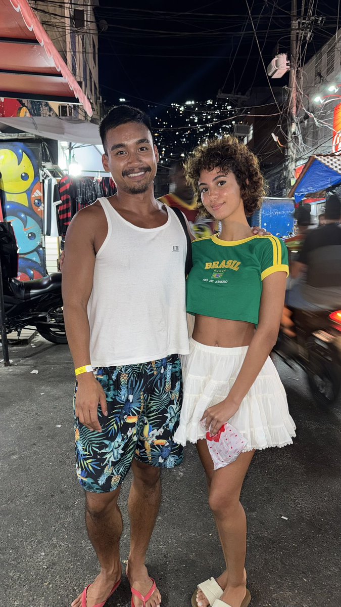 hunterthelatin's tweet image. Rocinha with Rita ❤️📍🇧🇷Wonderful day with my favorite people 😍 #thelargestfavelainsouthamerica #favela #rocinha #riodejaneiro #ที่นี้บราซิล #tonorio #amaiorfaveladaamericalatina