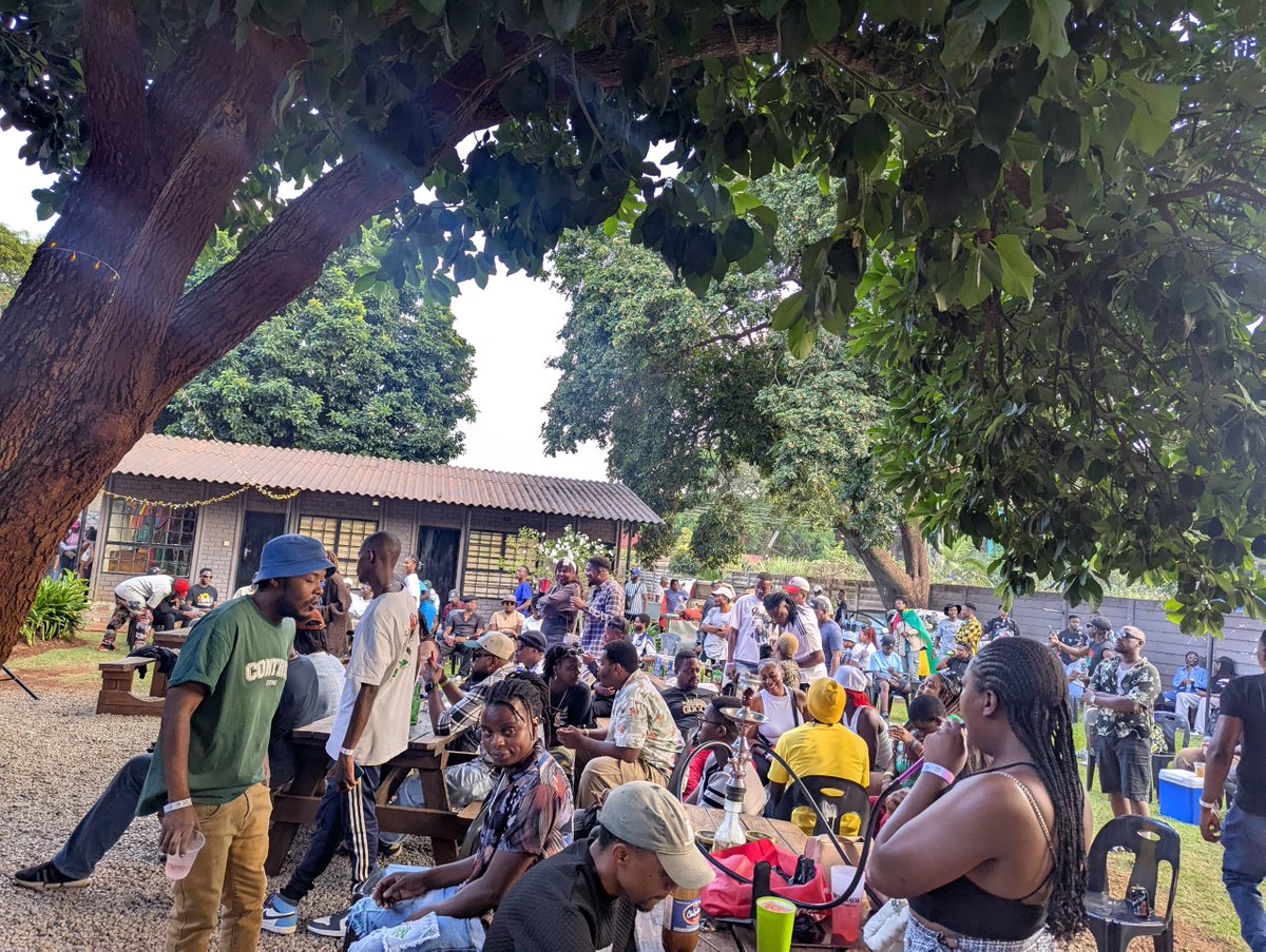 MotoRepublik's tweet photo. Bhero Xperience at Shebeen Merch at Moto Republik
That's how we closed off our Sunday.
Moto is the Vibe!
Don't miss out on the next event at Moto.
#motoat10 #motorepublik #shebeen https://t.co/yQyZLOjChe