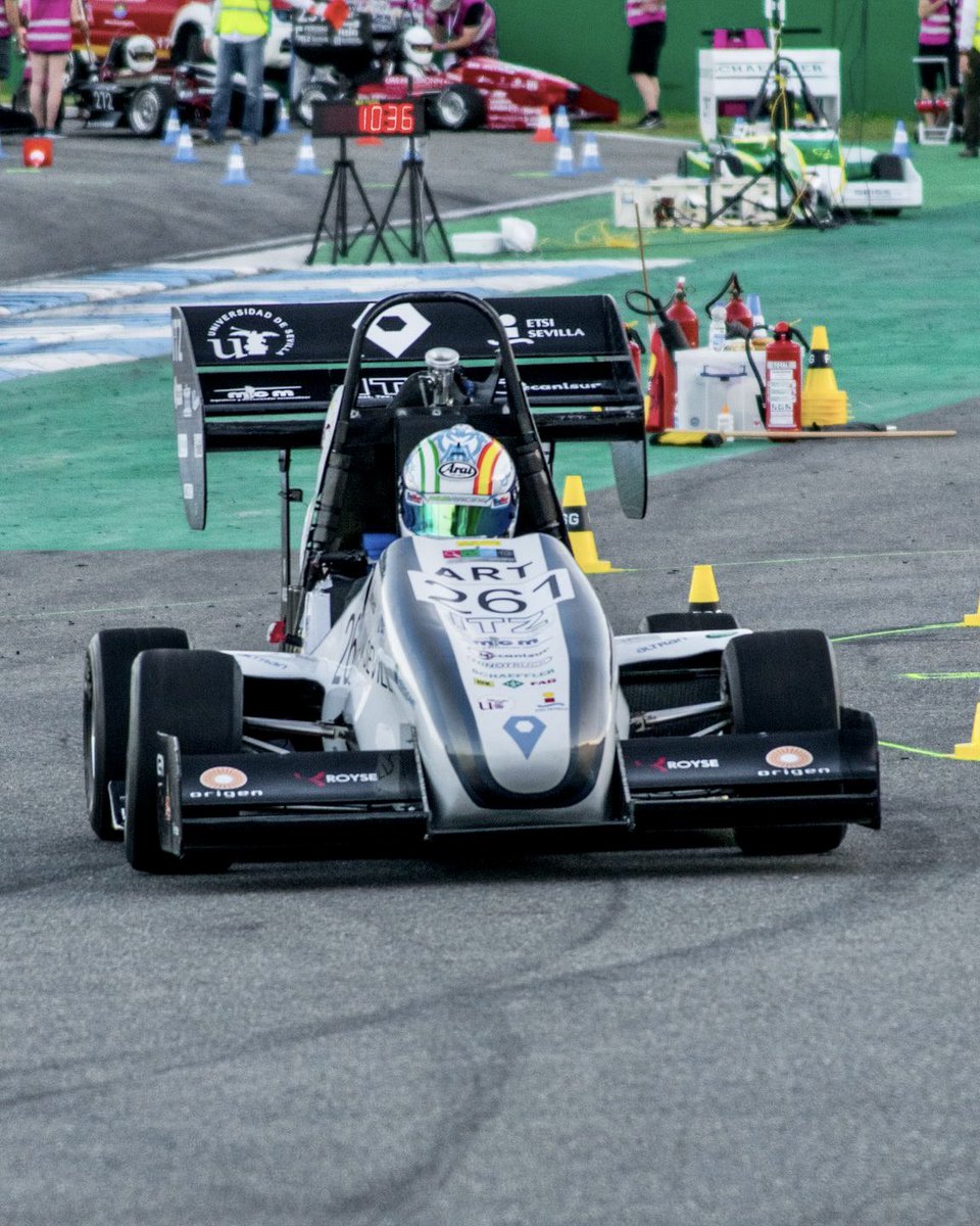 arusteam's tweet photo. ¡Seguimos evolucionando en aerodinámica con los años! 🏎️💨
Ayúdanos a lograrlo este año: participa en nuestro crowdfunding hasta el 6 de Abril a las 23:59h
Dona desde 1€ y hasta Bizum con recompensas incluidas 😎
#DanosAlasParaVolar #Crowdfunding25 #ForzaARUS https://t.co/o7X7X1DoDG