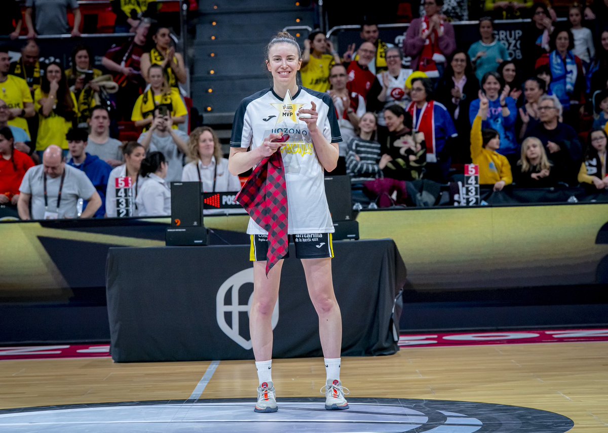 CBJairis's tweet photo. 𝙈𝙑𝙋, 𝙈𝙑𝙋, 𝙈𝙑𝙋 🎶

¡Aina Ayuso es la MVP de la #CopaReinaLFEndesa! https://t.co/O0bmiogcas