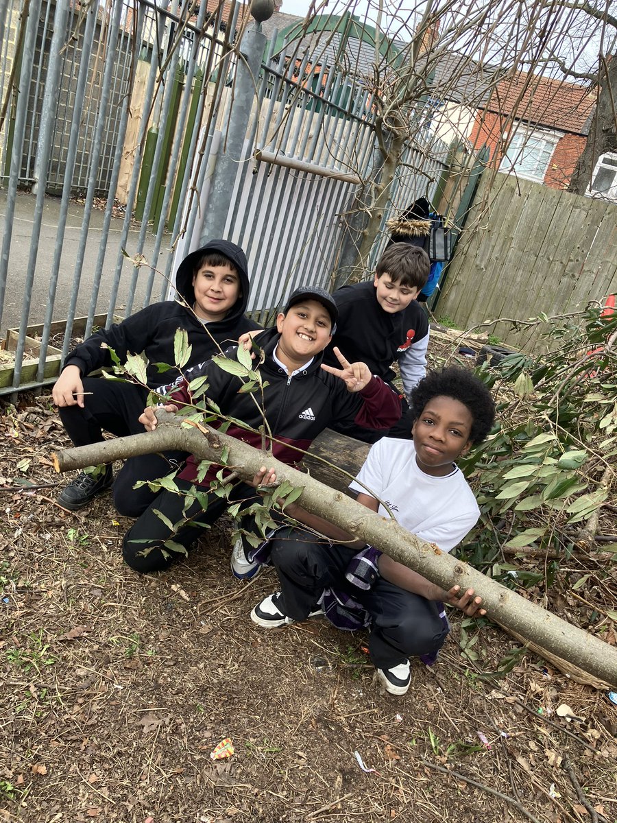 So proud of developments&amp;achievements as a school of our outdoor provision - “A little bit of calm and beauty amidst the centre of town”
Thanks to the drive and ambition of our staff alongside <a href="/NewbyLeisureLtd/">NewbyLeisureLtd</a> <a href="/HillerbyD/">Hillerby Developments</a> @OPAL_CIC <a href="/OPALNorthEast/">OPAL North East</a> <a href="/AdAstraTrust/">Ad Astra Academy Trust</a> 
#proudheadteacher