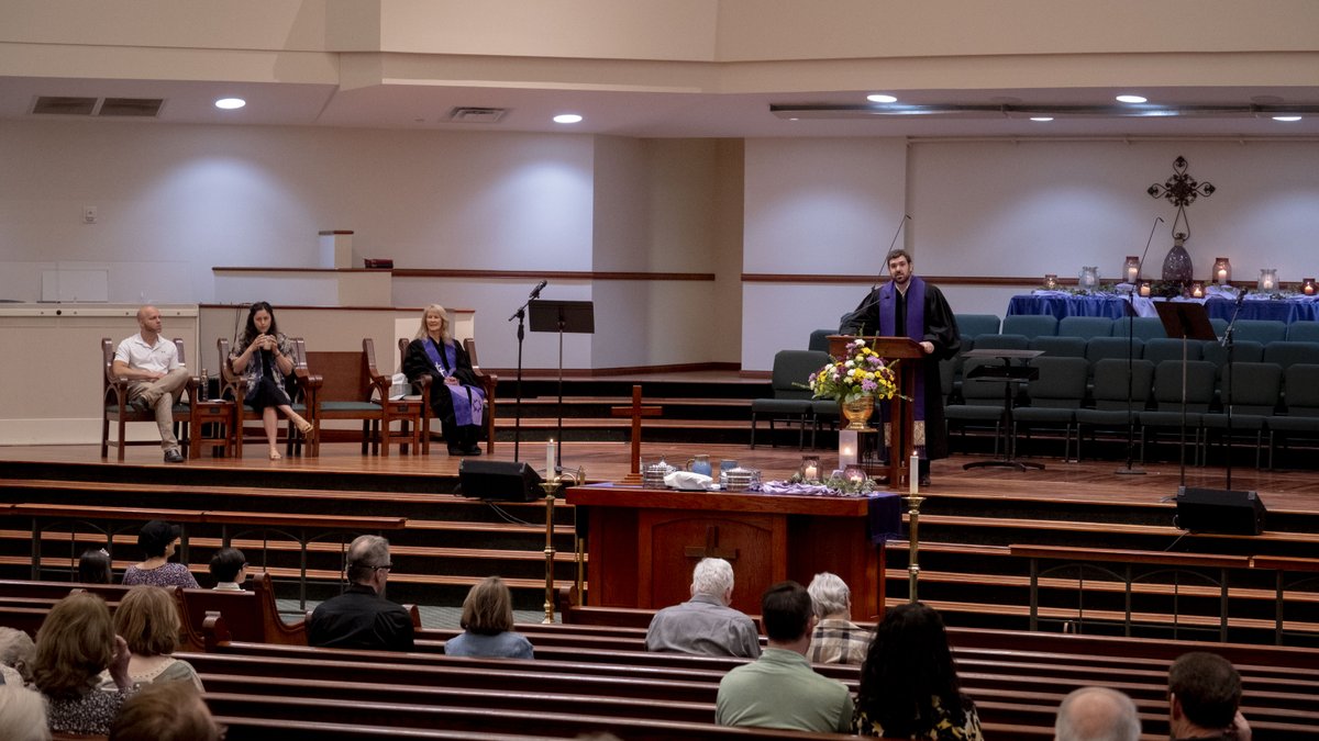 first_grapevine's tweet photo. "I will cling to the old rugged cross. And exchange it someday for a crown."  Today in worship Dr. Keva Green and Pastor Zach Stiefel talked about last words of Christ.  Today they focused on, "Woman, here is your son."..."Here is your mother." https://t.co/8B1Tu4hIxe