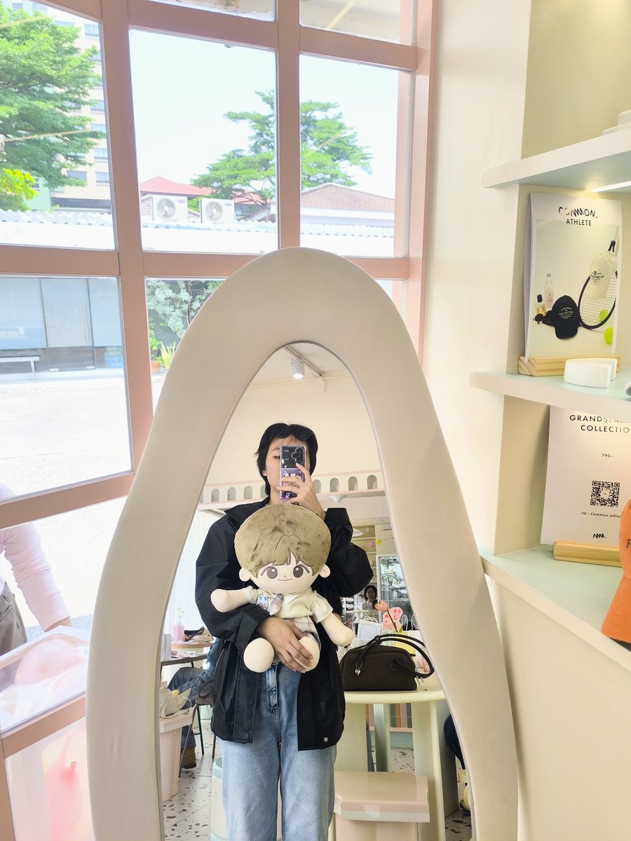 คุณนี tweet media